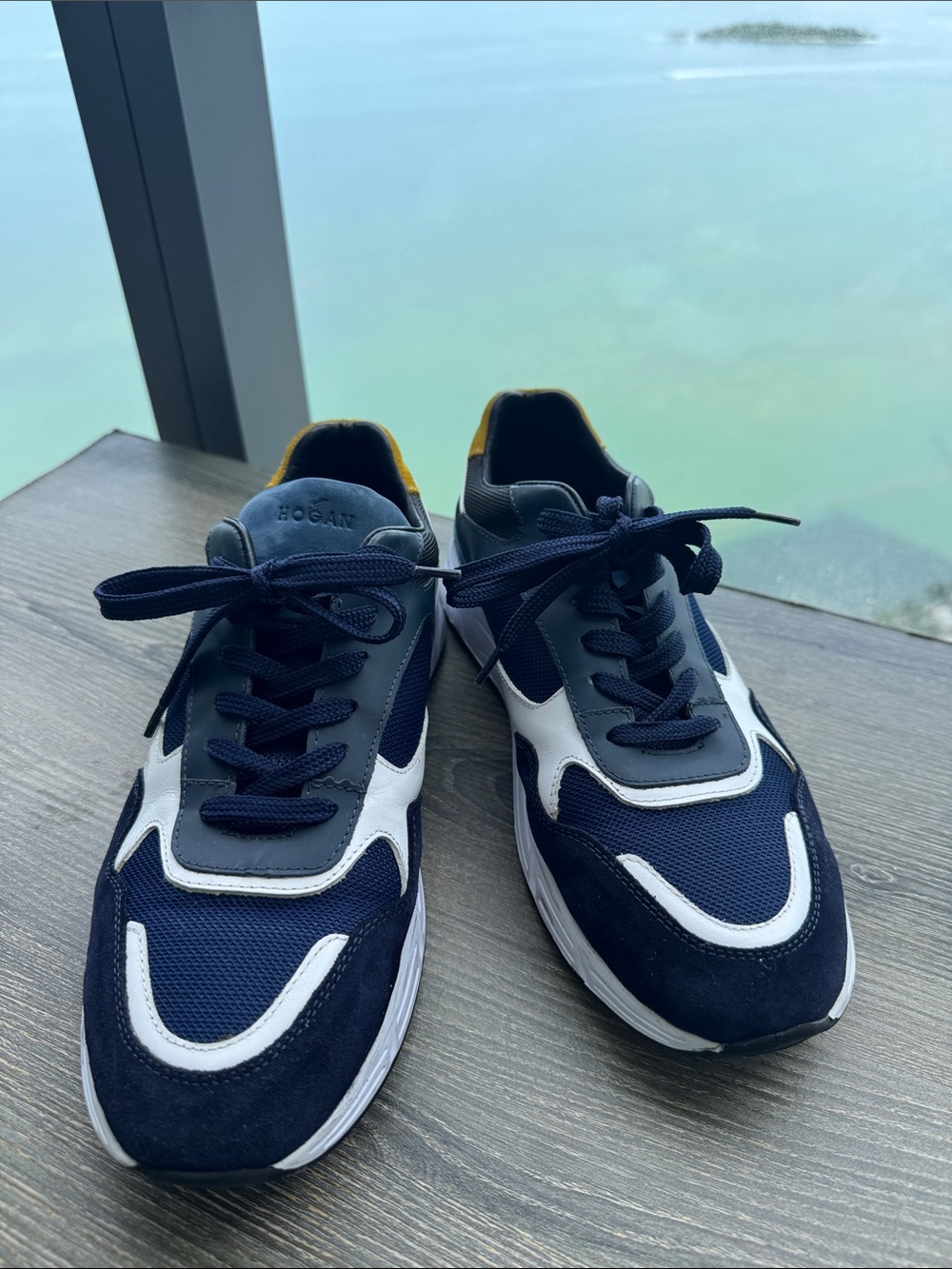 Hogan Men's Navy, White & Yellow Low-Top Sneakers